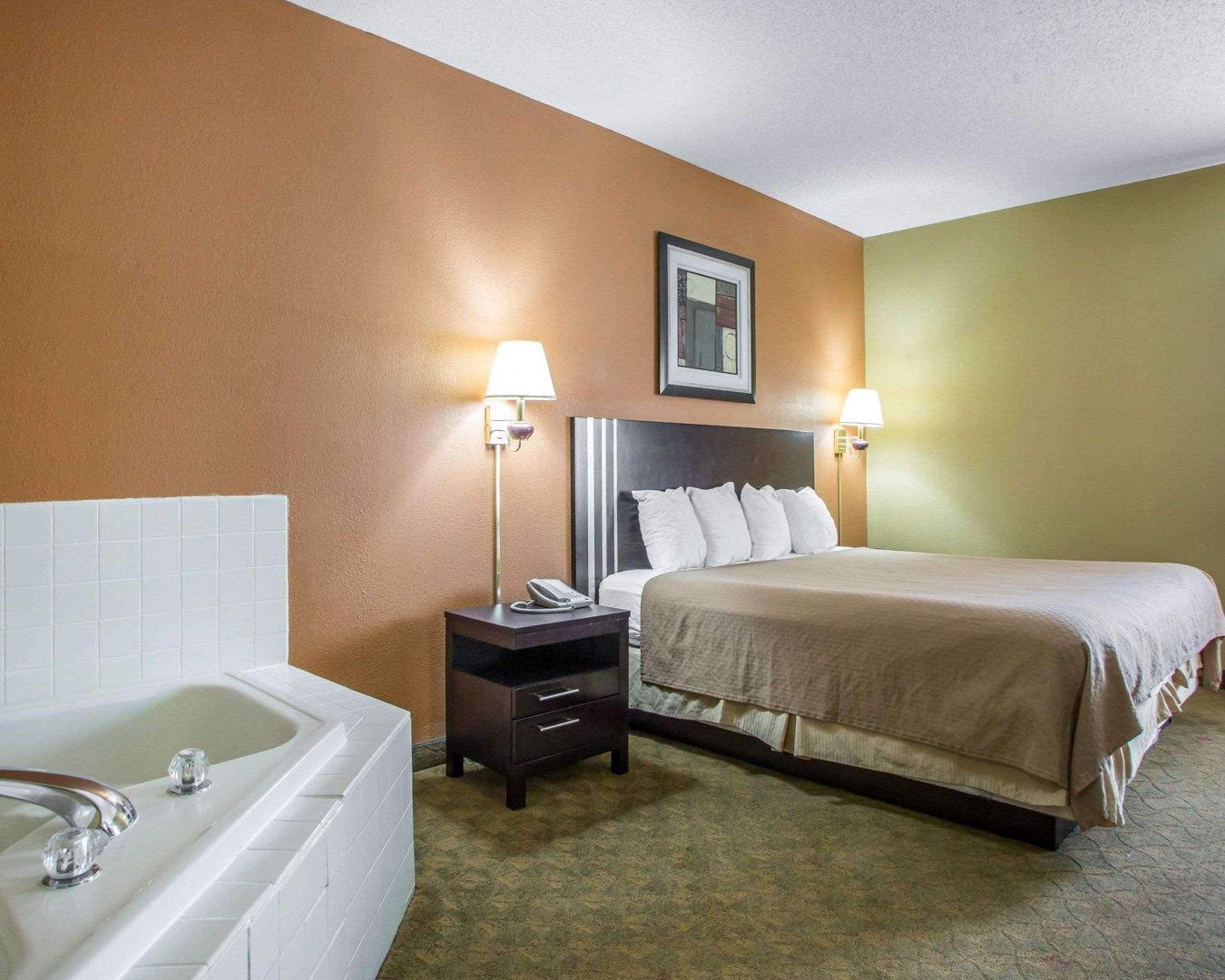 Quality Inn Merrillville Exterior photo
